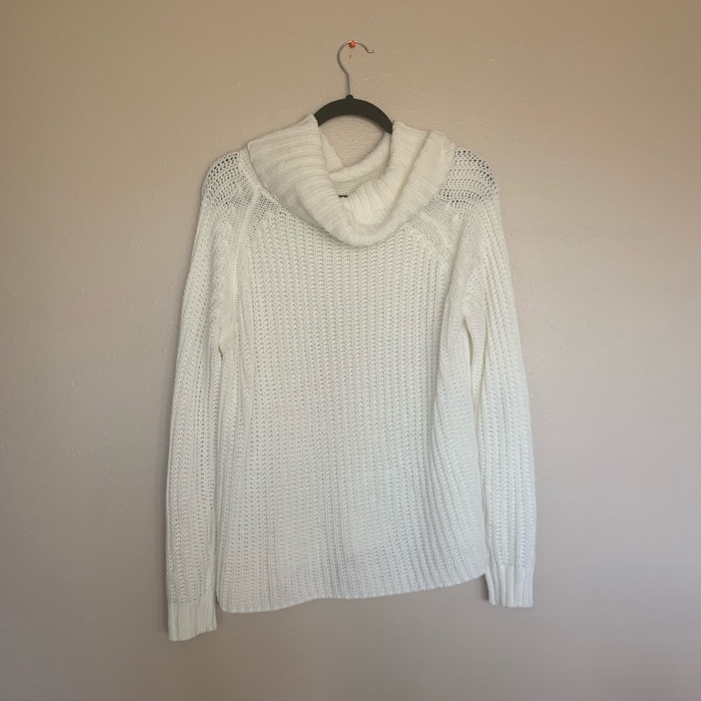 White knitted sweater turtleneck